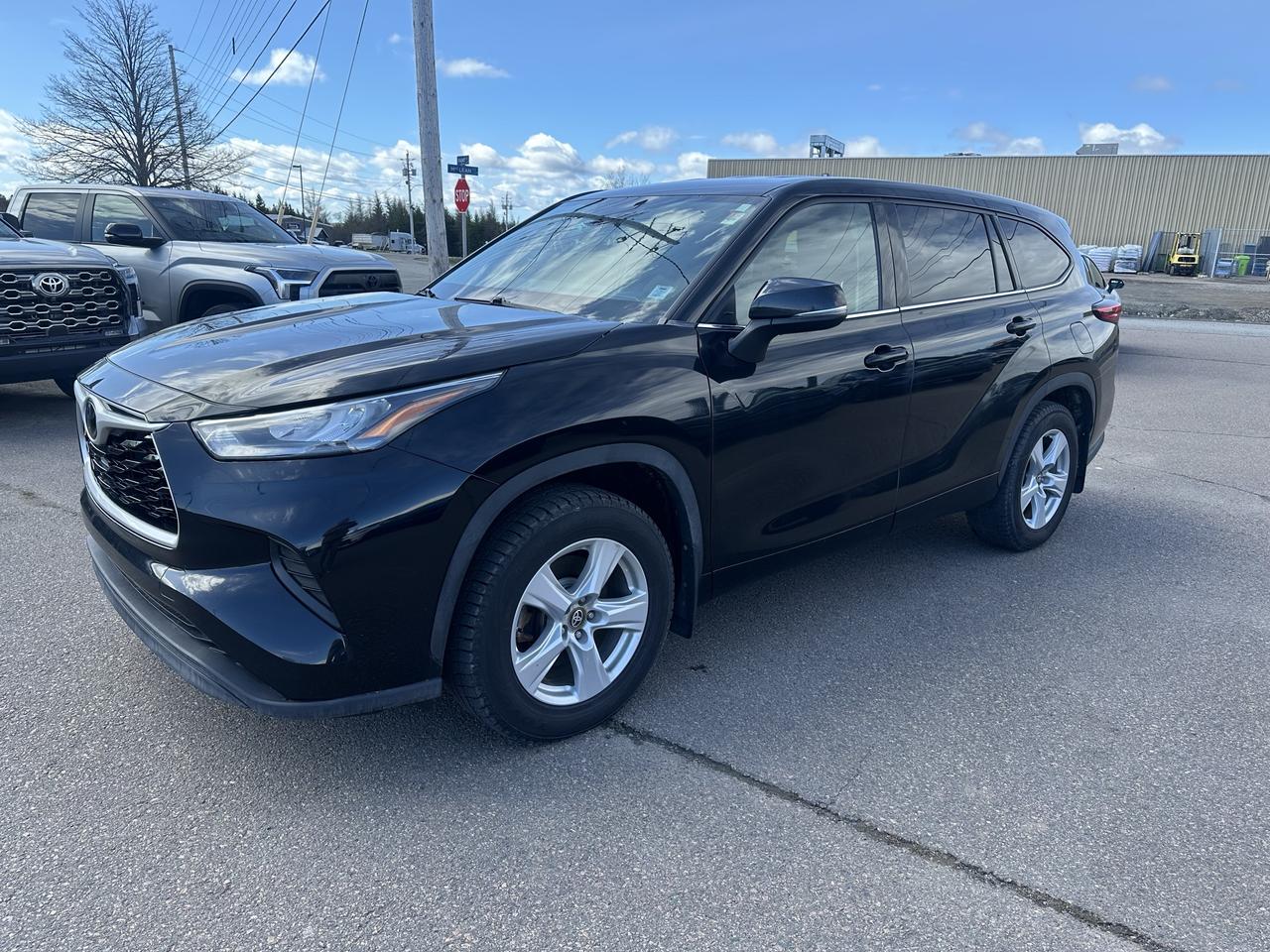 2020 Toyota Highlander LE AWD Photo0