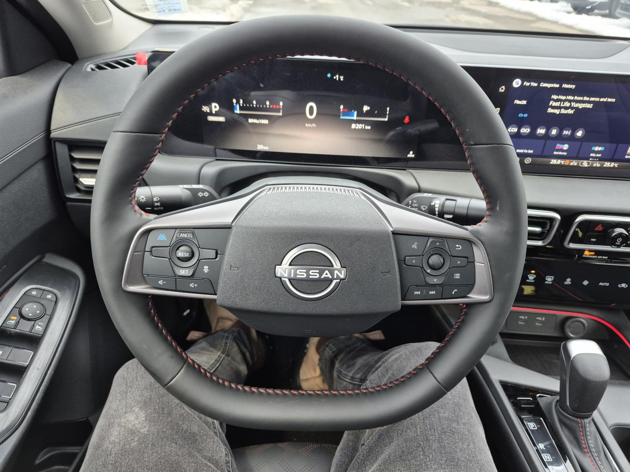 2026 Nissan Sentra SR Premium Photo10