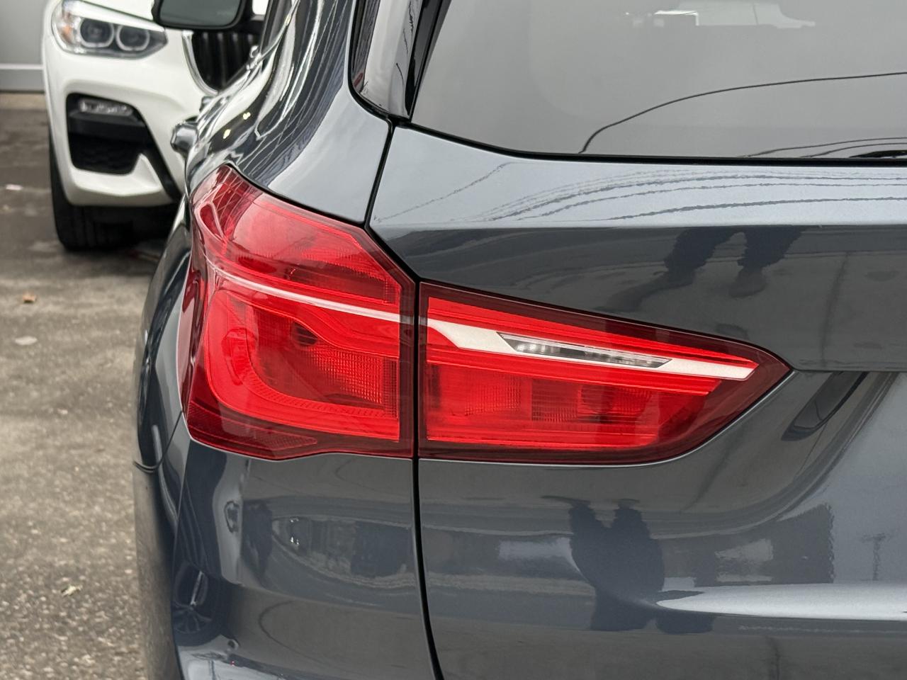 2017 BMW X1 | PREMIUM | PANO | NAVI | HUD | BACK UP CAMERA Photo
