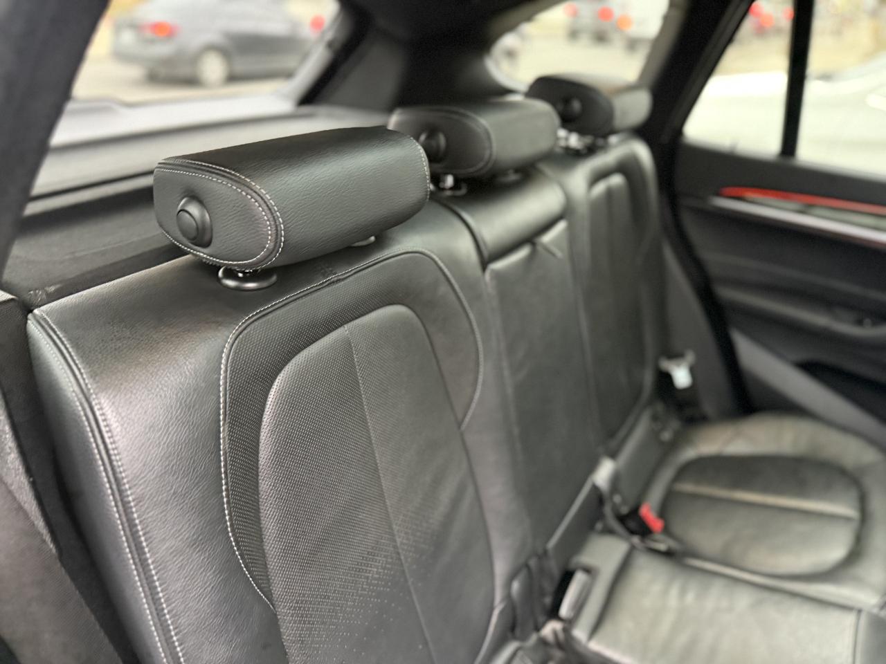 2017 BMW X1 | PREMIUM | PANO | NAVI | HUD | BACK UP CAMERA Photo