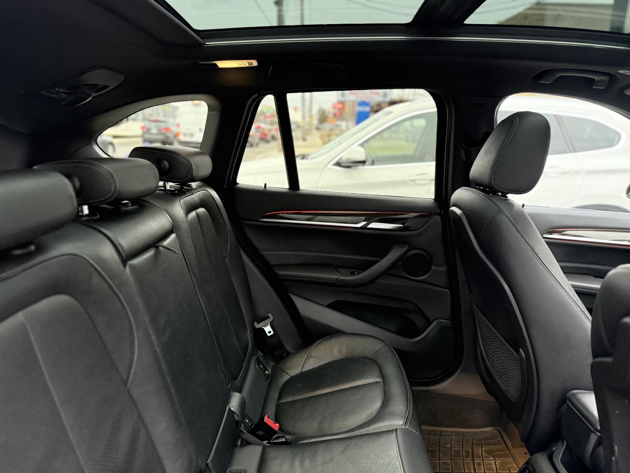 2017 BMW X1 | PREMIUM | PANO | NAVI | HUD | BACK UP CAMERA Photo