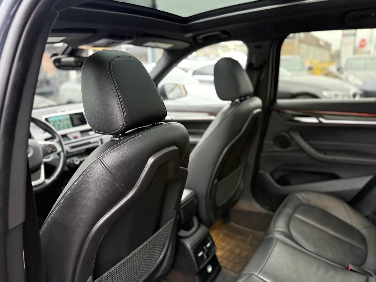 2017 BMW X1 | PREMIUM | PANO | NAVI | HUD | BACK UP CAMERA Photo