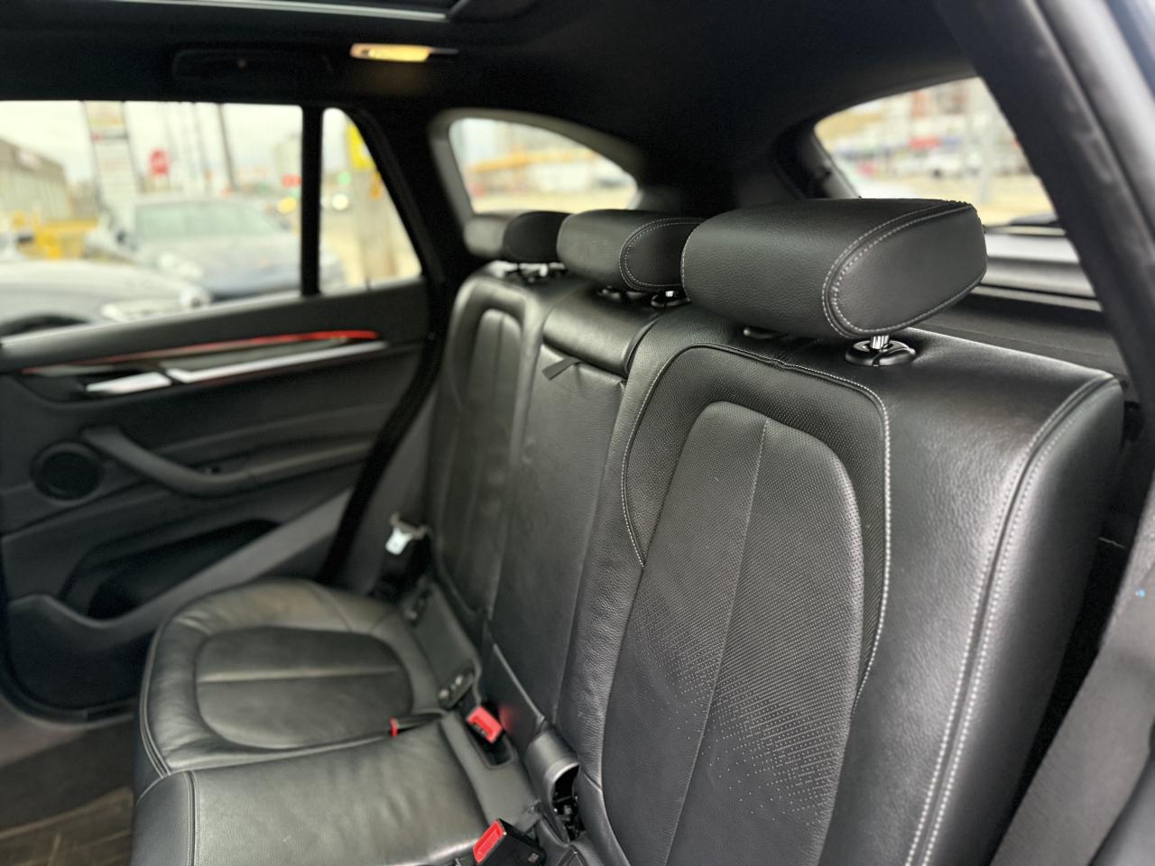 2017 BMW X1 | PREMIUM | PANO | NAVI | HUD | BACK UP CAMERA Photo