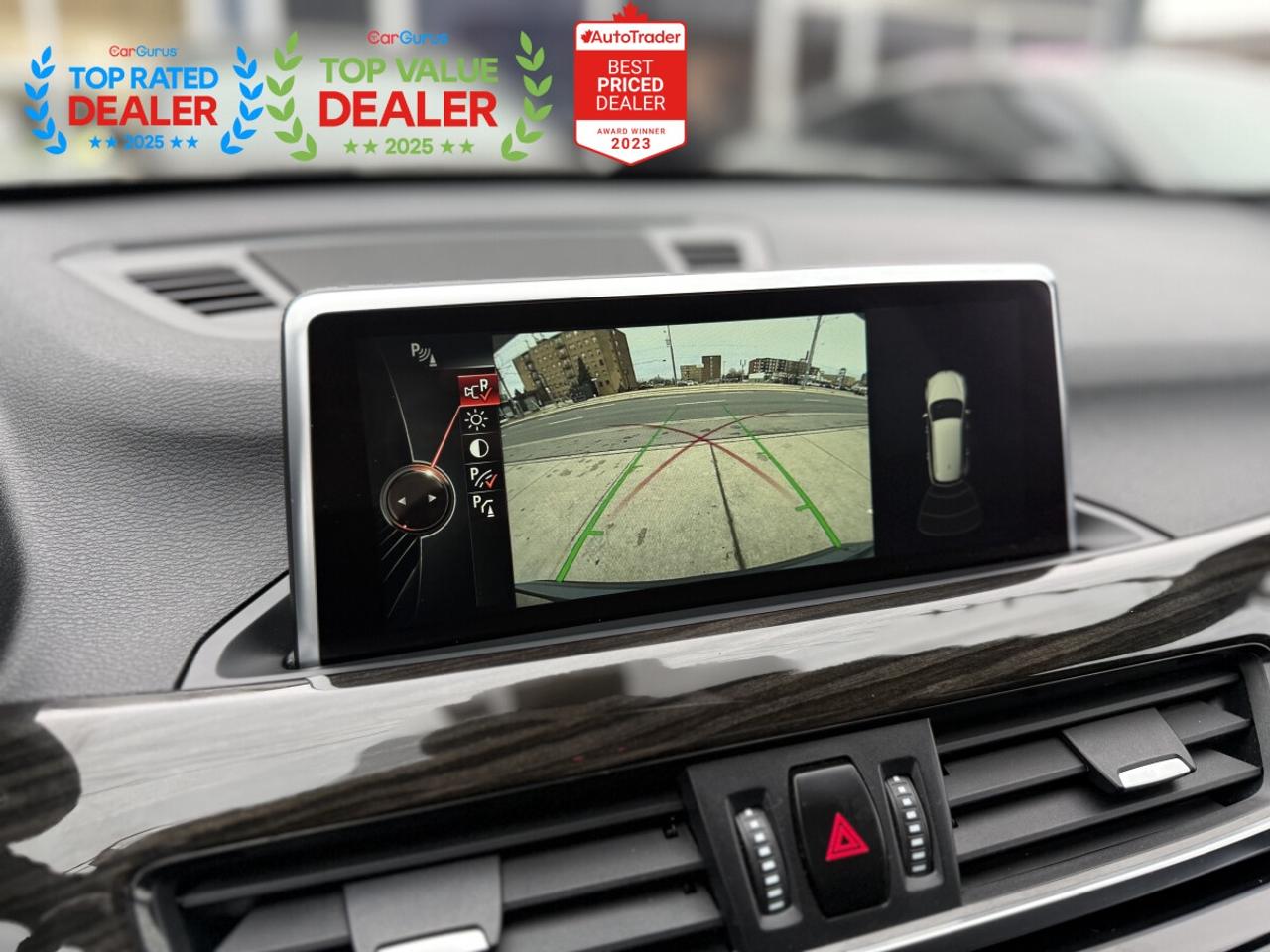 2017 BMW X1 | PREMIUM | PANO | NAVI | HUD | BACK UP CAMERA Photo