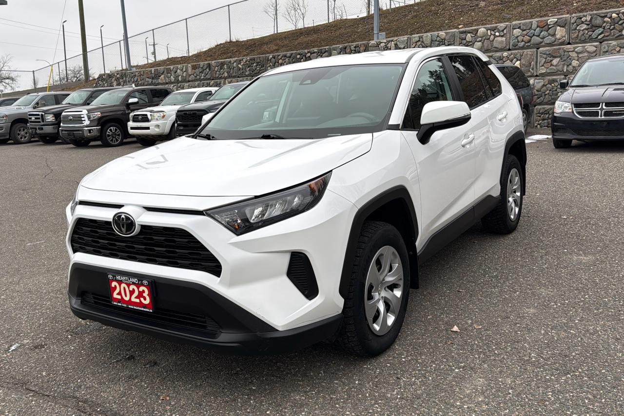 2023 Toyota RAV4 LE Photo2