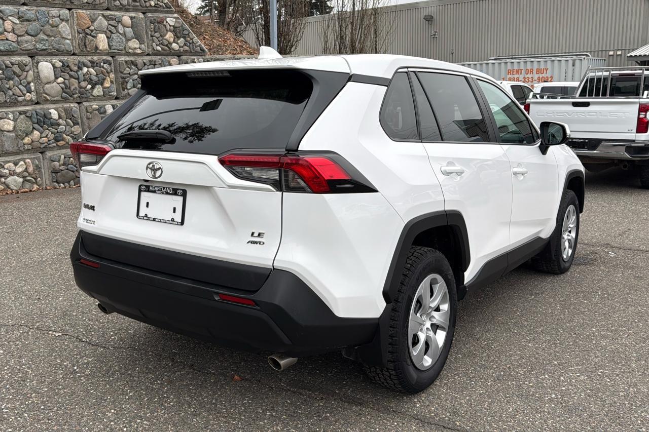 2023 Toyota RAV4 LE Photo