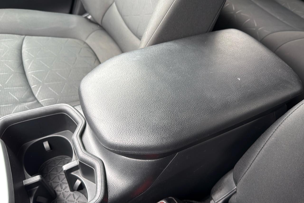 2023 Toyota RAV4 LE Photo