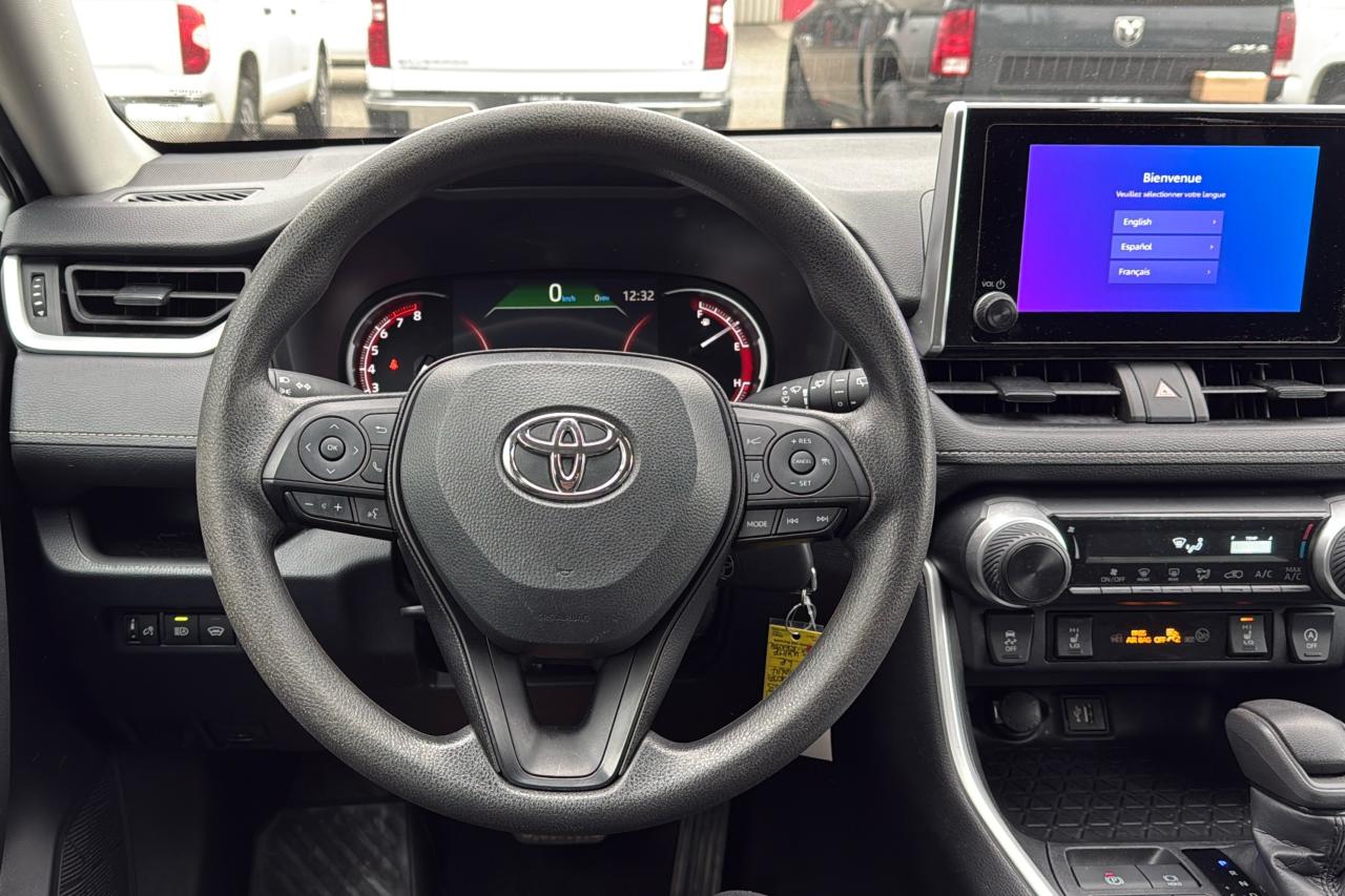 2023 Toyota RAV4 LE Photo
