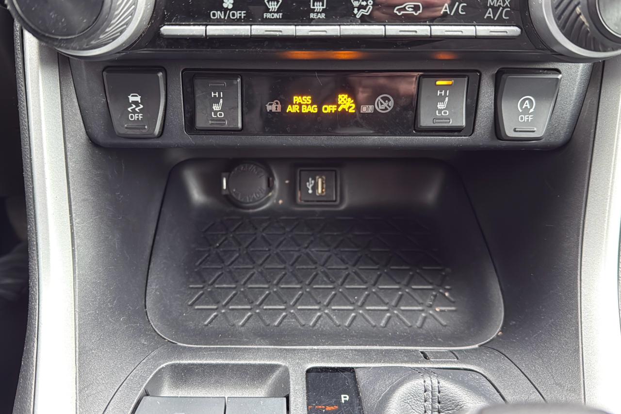 2023 Toyota RAV4 LE Photo