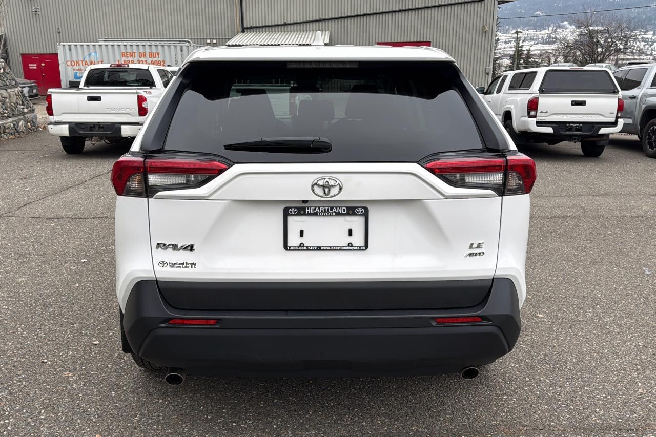 2024 Toyota RAV4 LE Photo