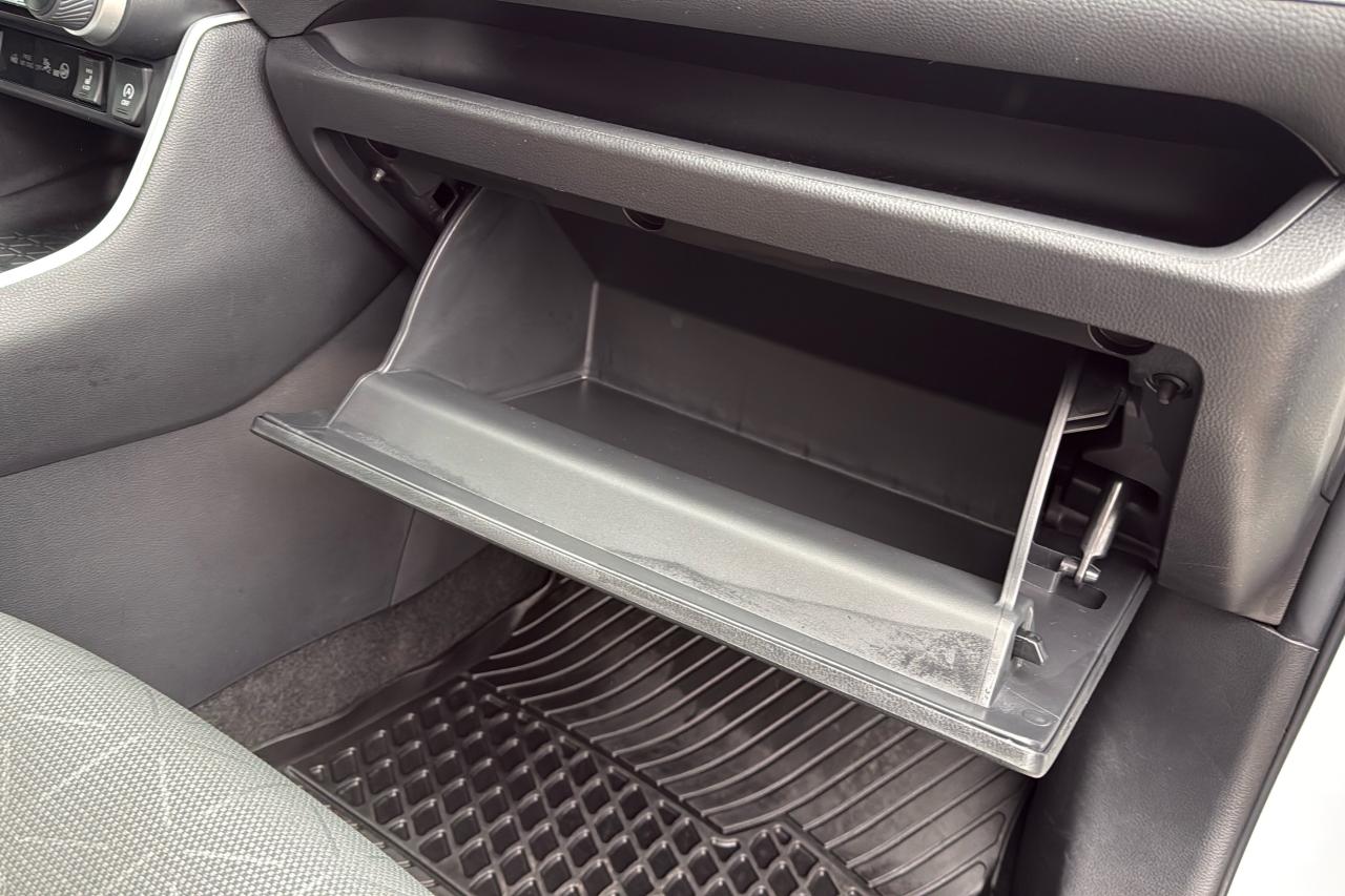 2024 Toyota RAV4 LE Photo