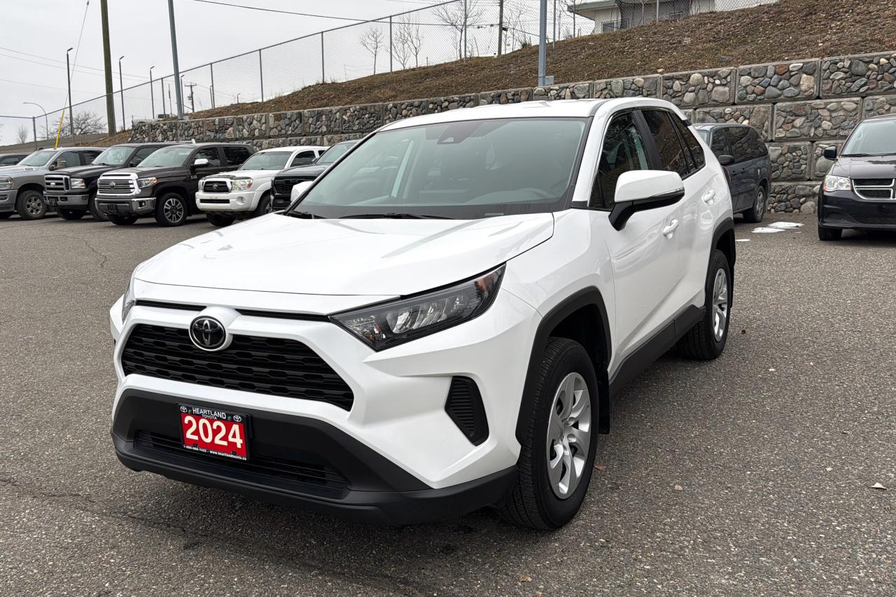 2024 Toyota RAV4 LE Photo2