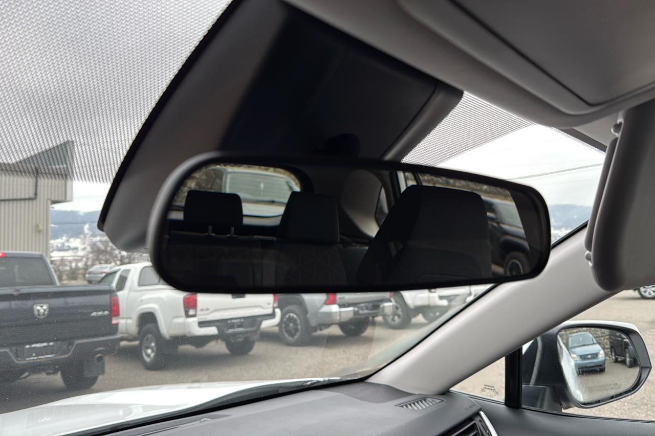 2024 Toyota RAV4 LE Photo