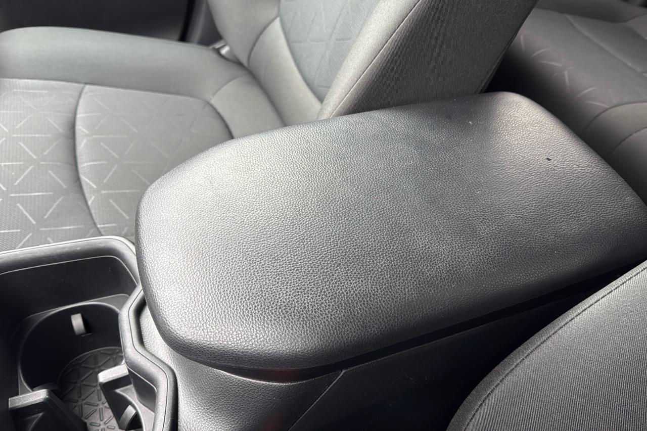 2024 Toyota RAV4 LE Photo