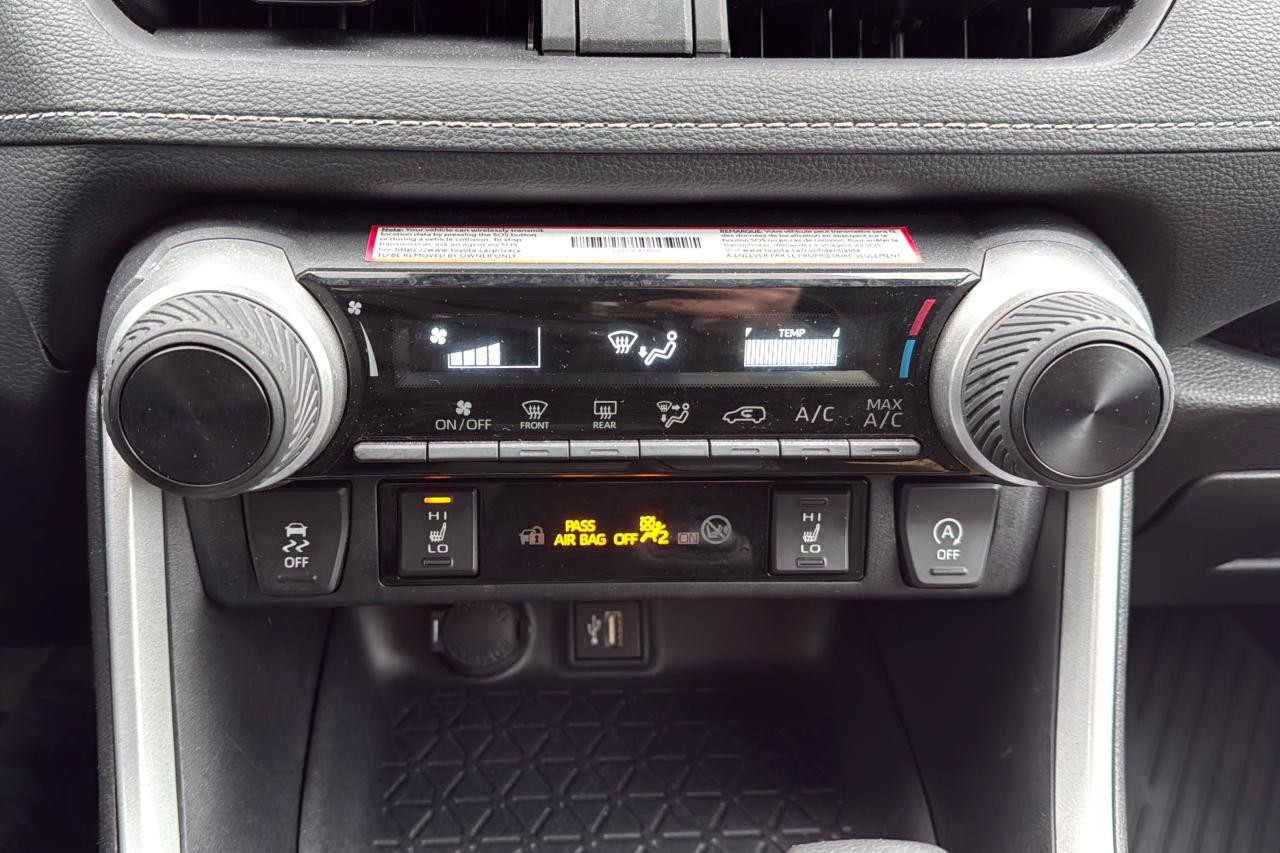 2024 Toyota RAV4 LE Photo