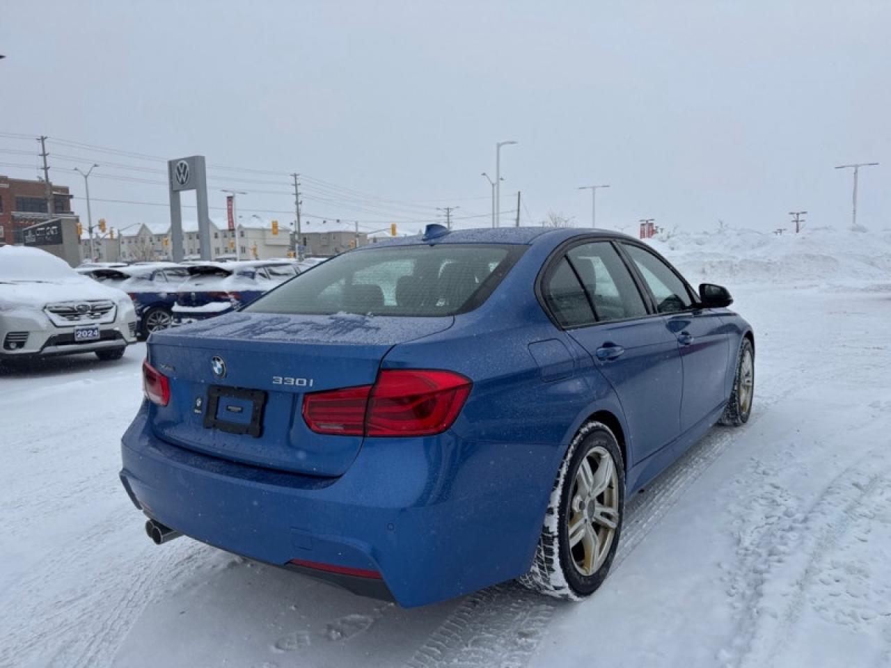 2018 BMW 3 Series 330i xDrive Sedan  - Sunroof Photo