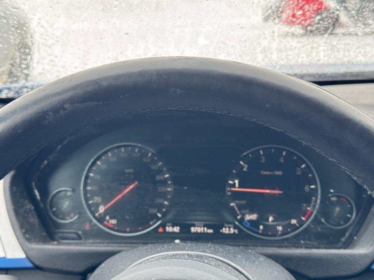 2018 BMW 3 Series 330i xDrive Sedan  - Sunroof Photo