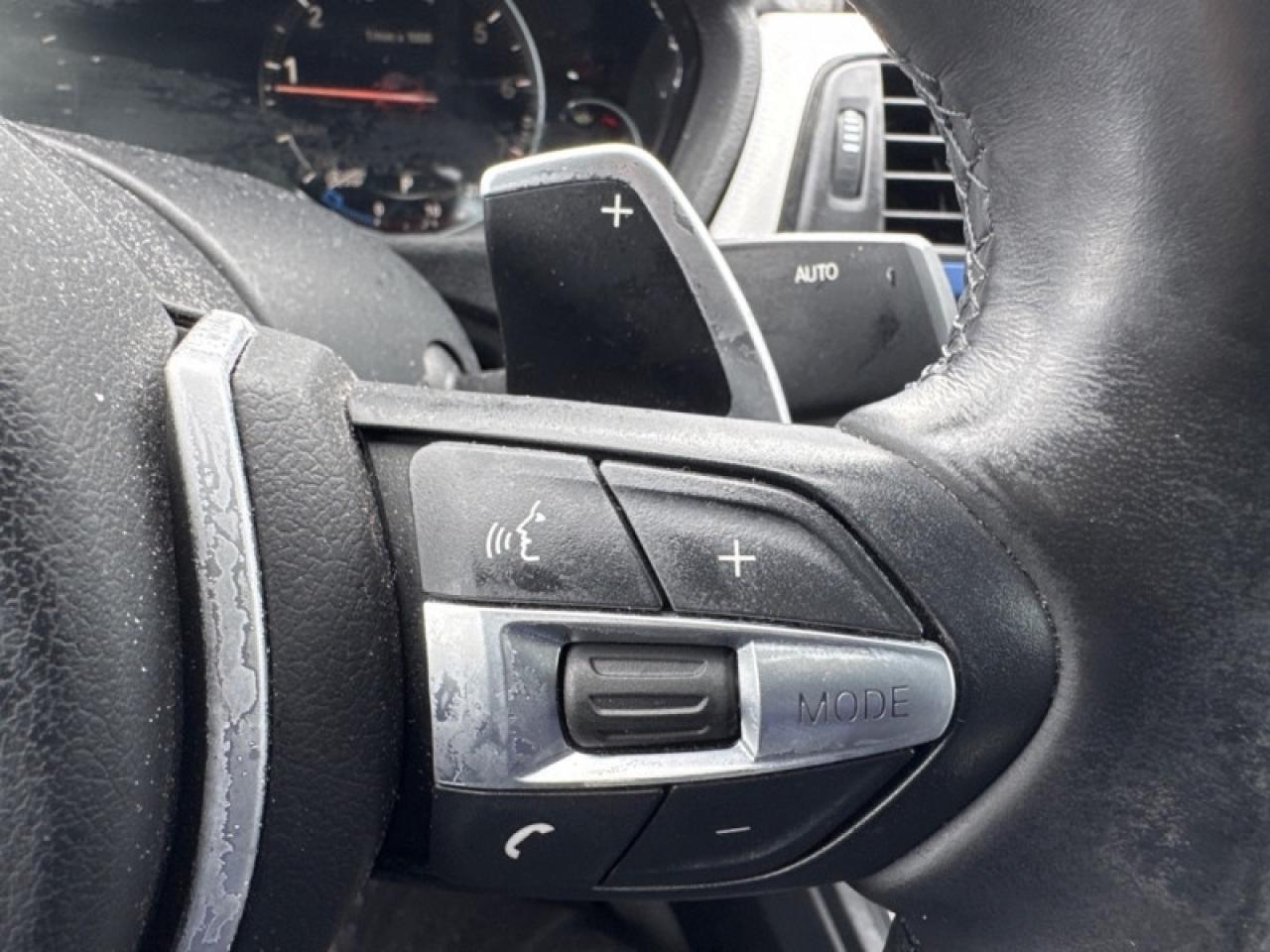 2018 BMW 3 Series 330i xDrive Sedan  - Sunroof Photo