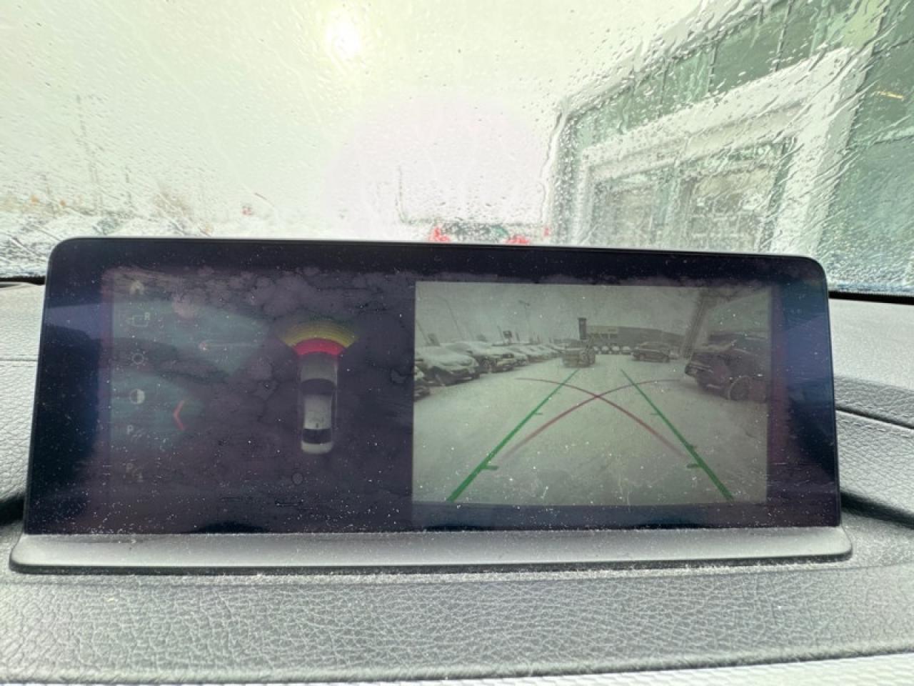 2018 BMW 3 Series 330i xDrive Sedan  - Sunroof Photo