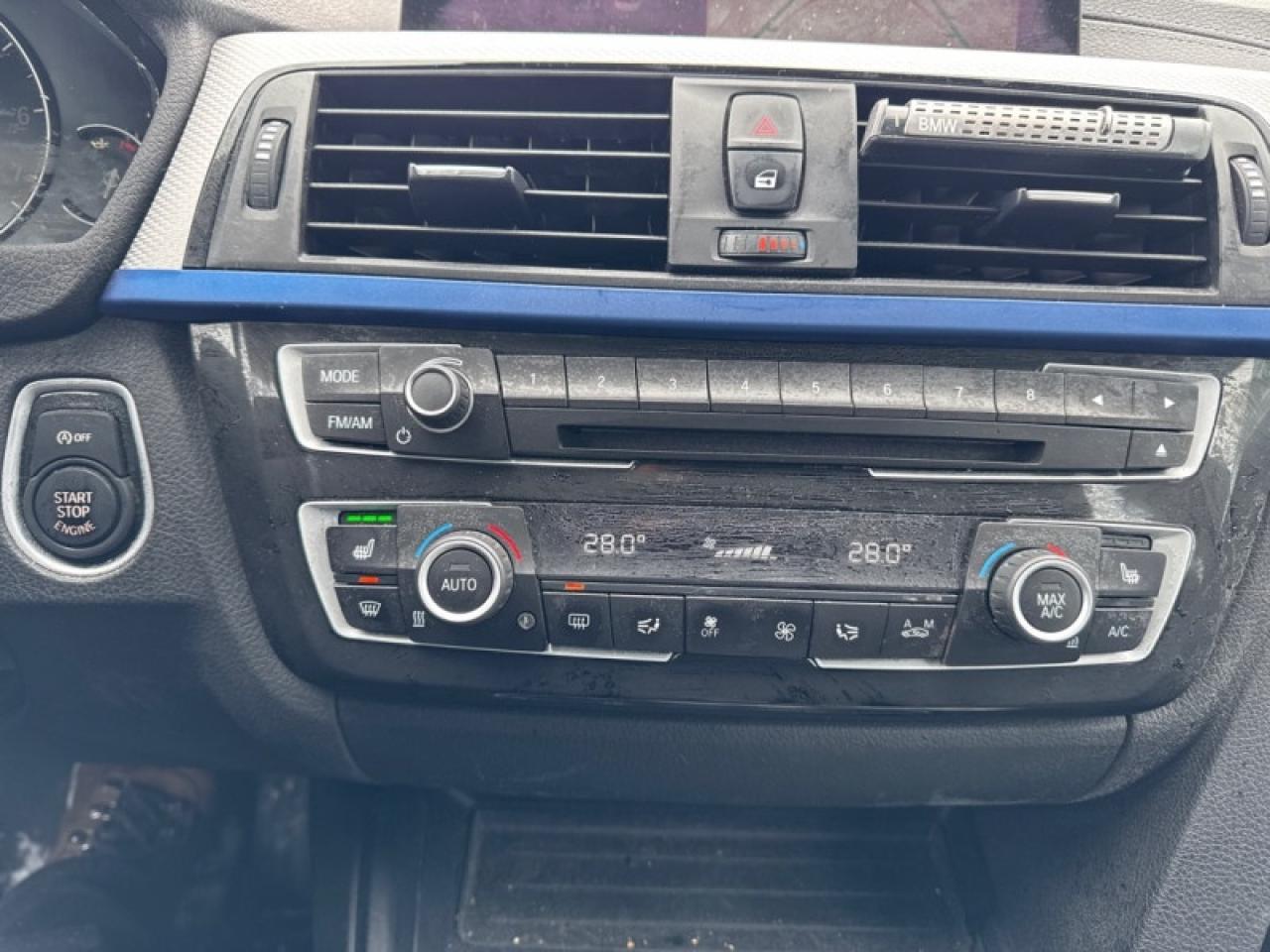 2018 BMW 3 Series 330i xDrive Sedan  - Sunroof Photo