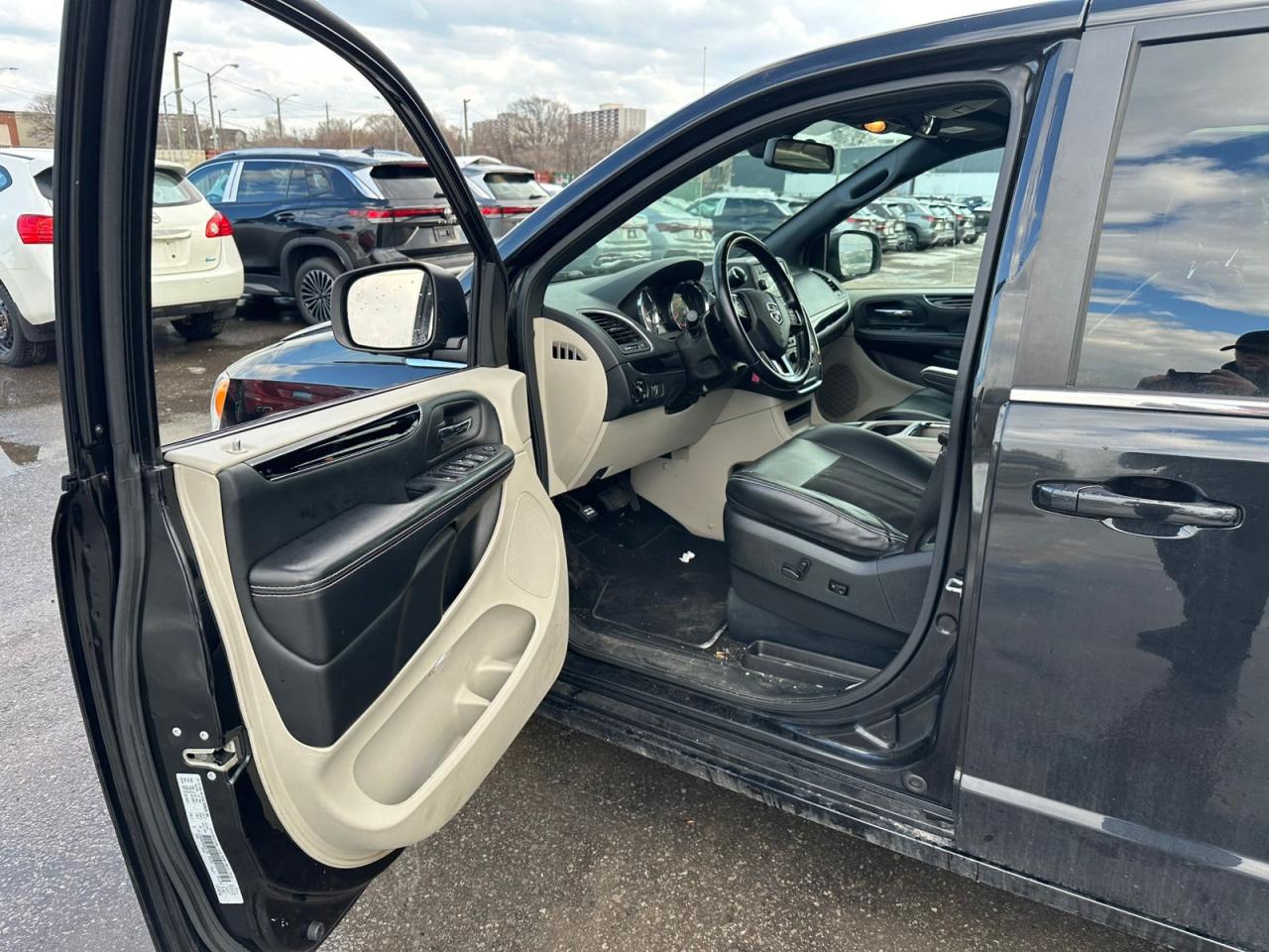 2019 Dodge Grand Caravan SXT Premium Plus Photo