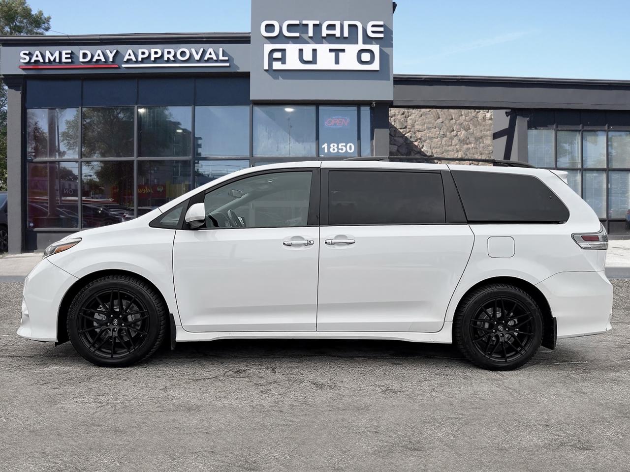 2017 Toyota Sienna SE 8-Passenger Photo