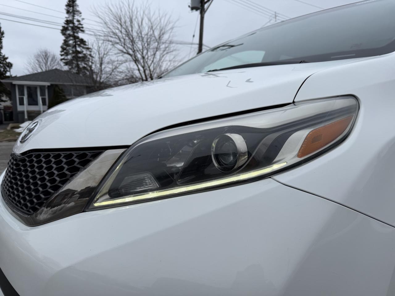 2017 Toyota Sienna SE 8-Passenger Photo