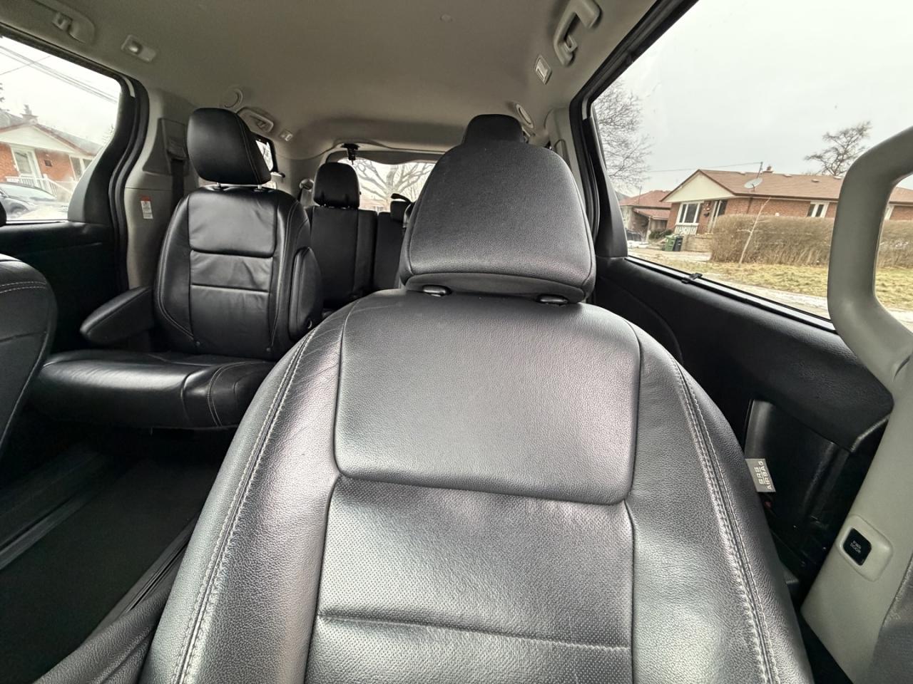 2017 Toyota Sienna SE 8-Passenger Photo
