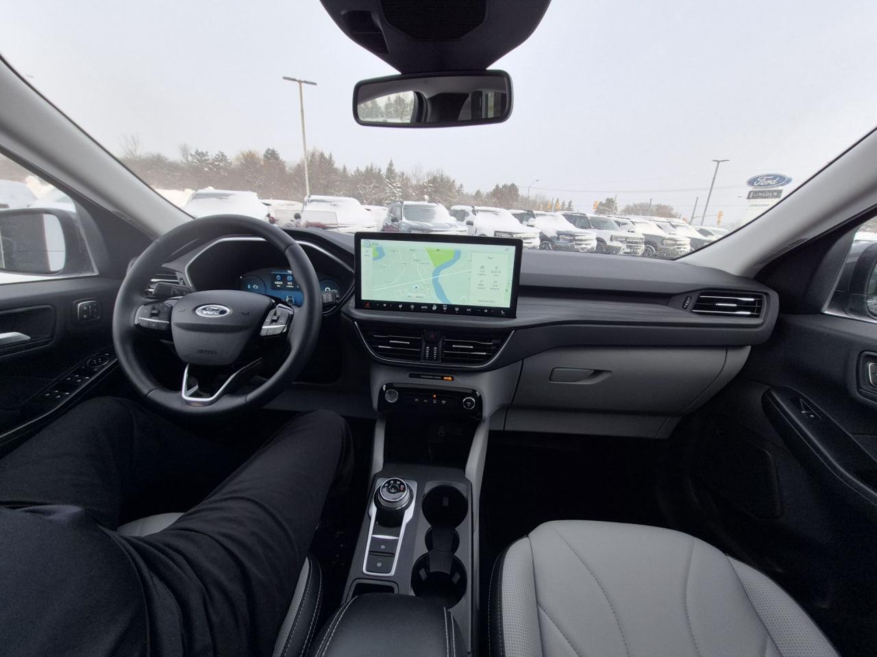 2025 Ford Escape PLATINUM AWD, HYBRID, TECH PACKAGE, TOW, PANO ROOF Photo