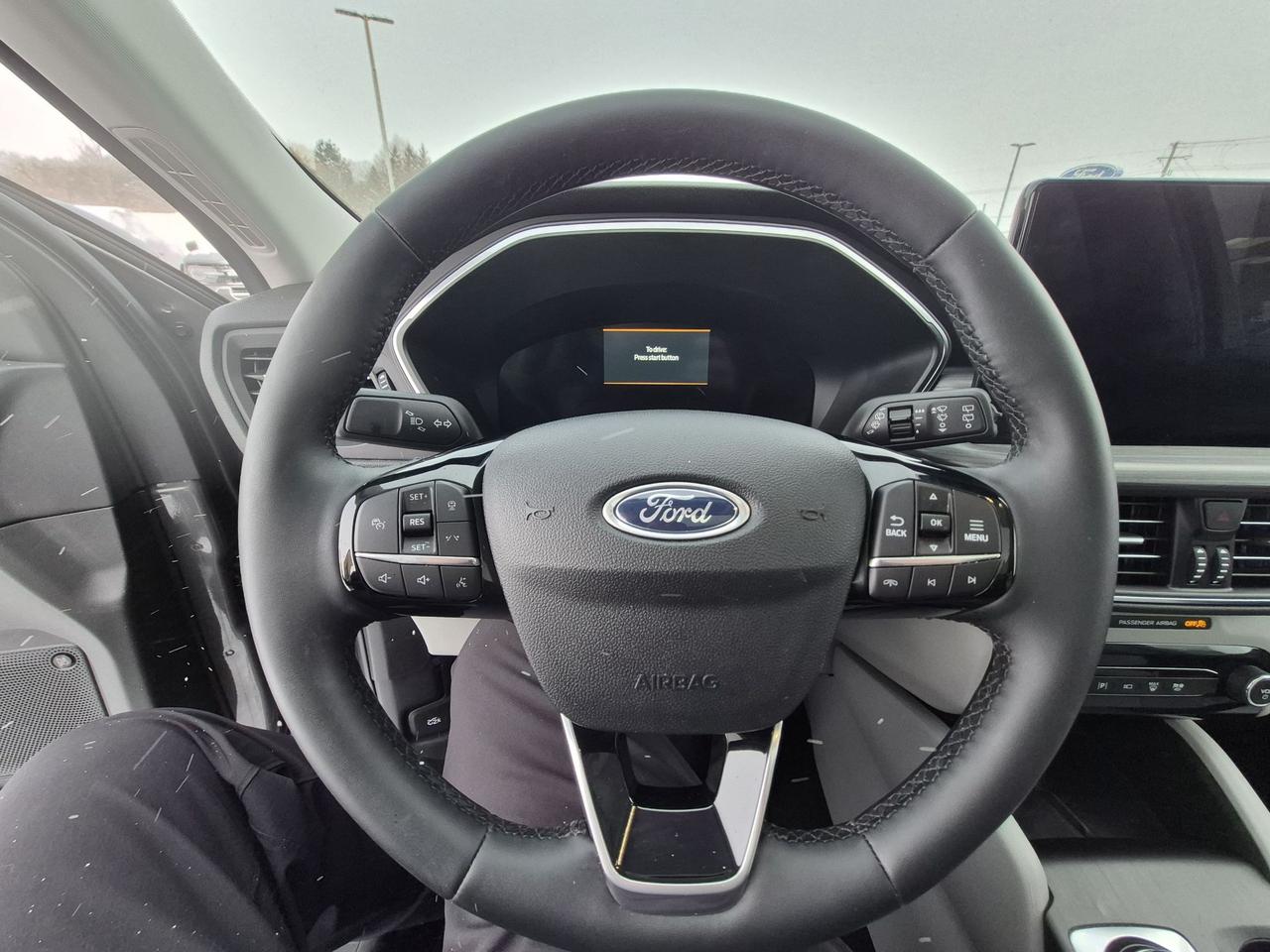 2025 Ford Escape PLATINUM AWD, HYBRID, TECH PACKAGE, TOW, PANO ROOF Photo