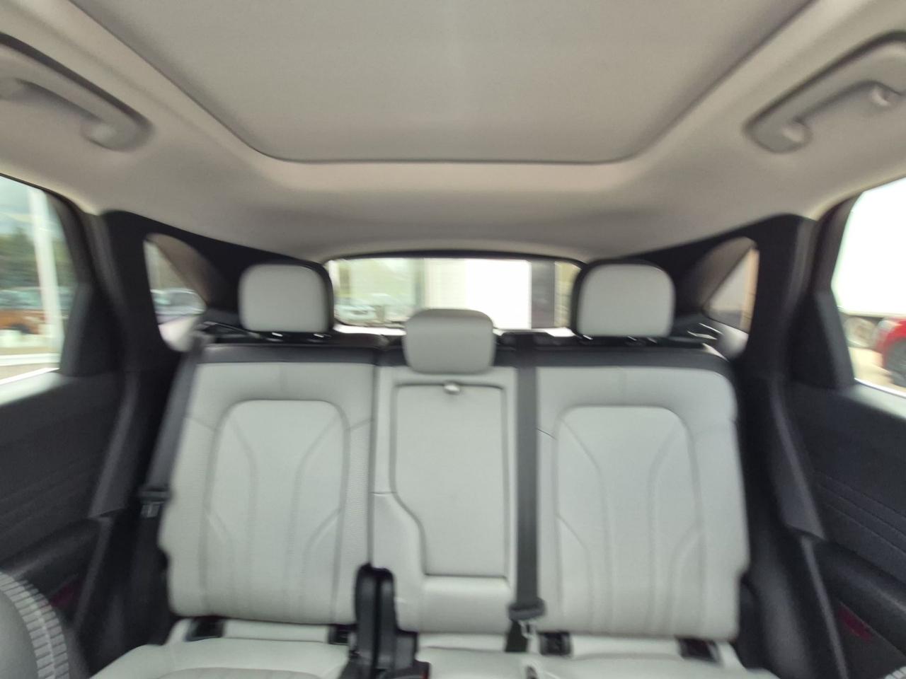 2025 Ford Escape PLATINUM AWD, HYBRID, TECH PACKAGE, TOW, PANO ROOF Photo