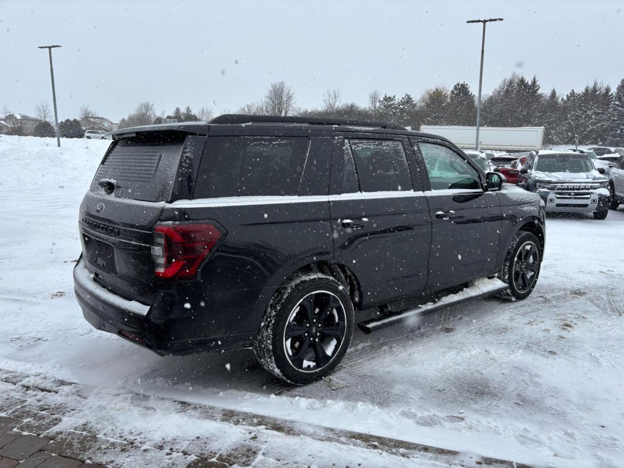2022 Ford Expedition LOCAL PURCHASE! 22" RIMS, LOADED LTD WITH STEALTH! Photo3