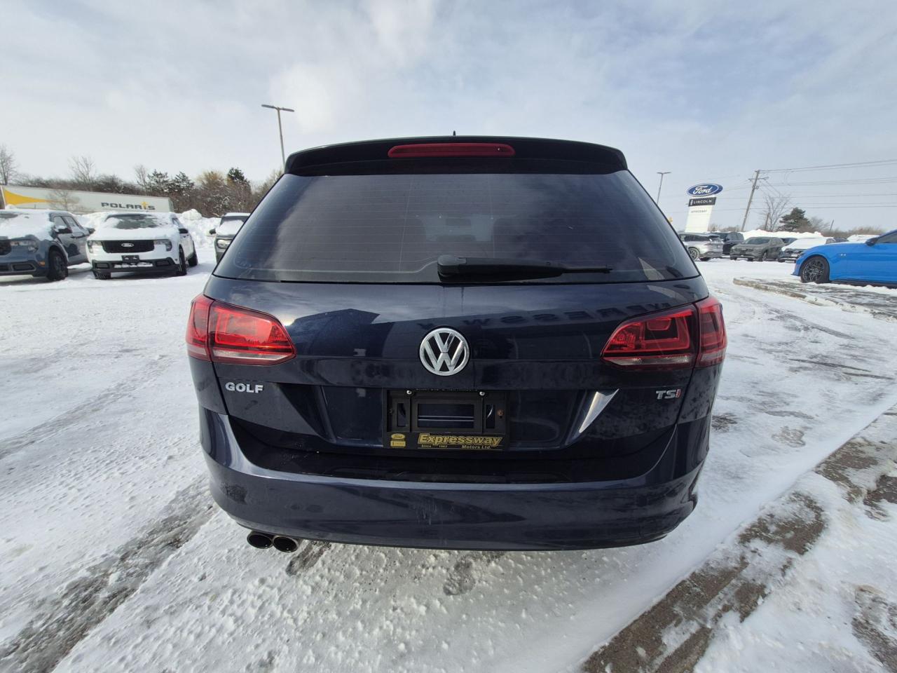 2017 Volkswagen Golf SportWagen WINTER TIRE PACKAGE, AUTOMATIC, HEATED SEATS! Photo