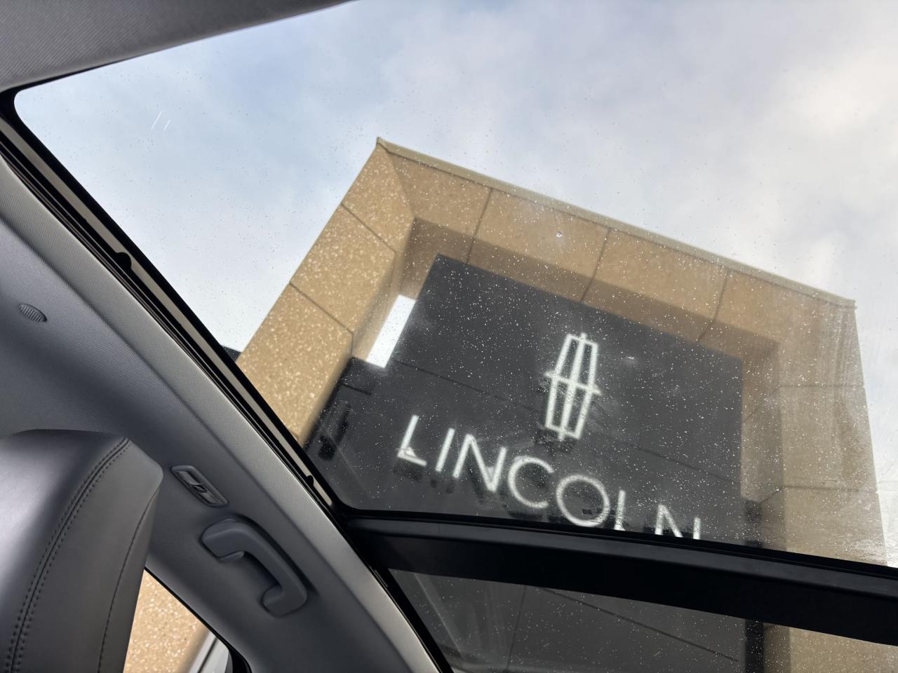 2021 Lincoln Corsair RESERVE, AWD, PREMIUM PACKAGE, 19" RIMS, 360CAMERA Photo