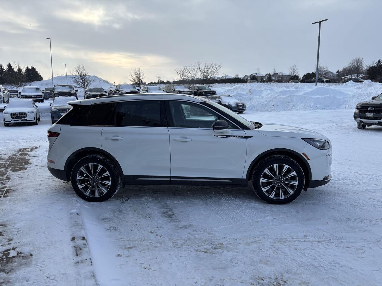 2021 Lincoln Corsair RESERVE, AWD, PREMIUM PACKAGE, 19" RIMS, 360CAMERA Photo