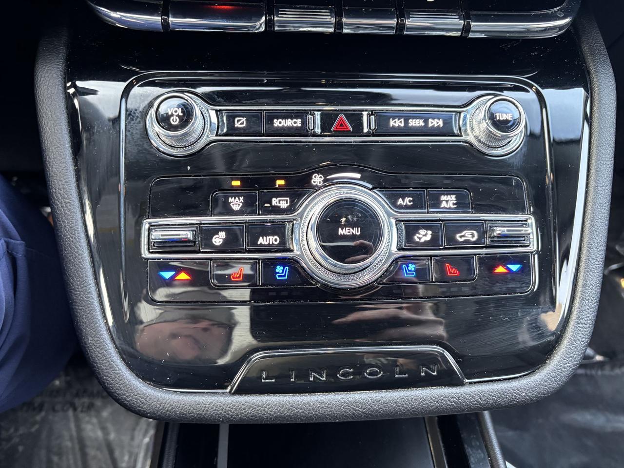 2021 Lincoln Corsair RESERVE, AWD, PREMIUM PACKAGE, 19" RIMS, 360CAMERA Photo