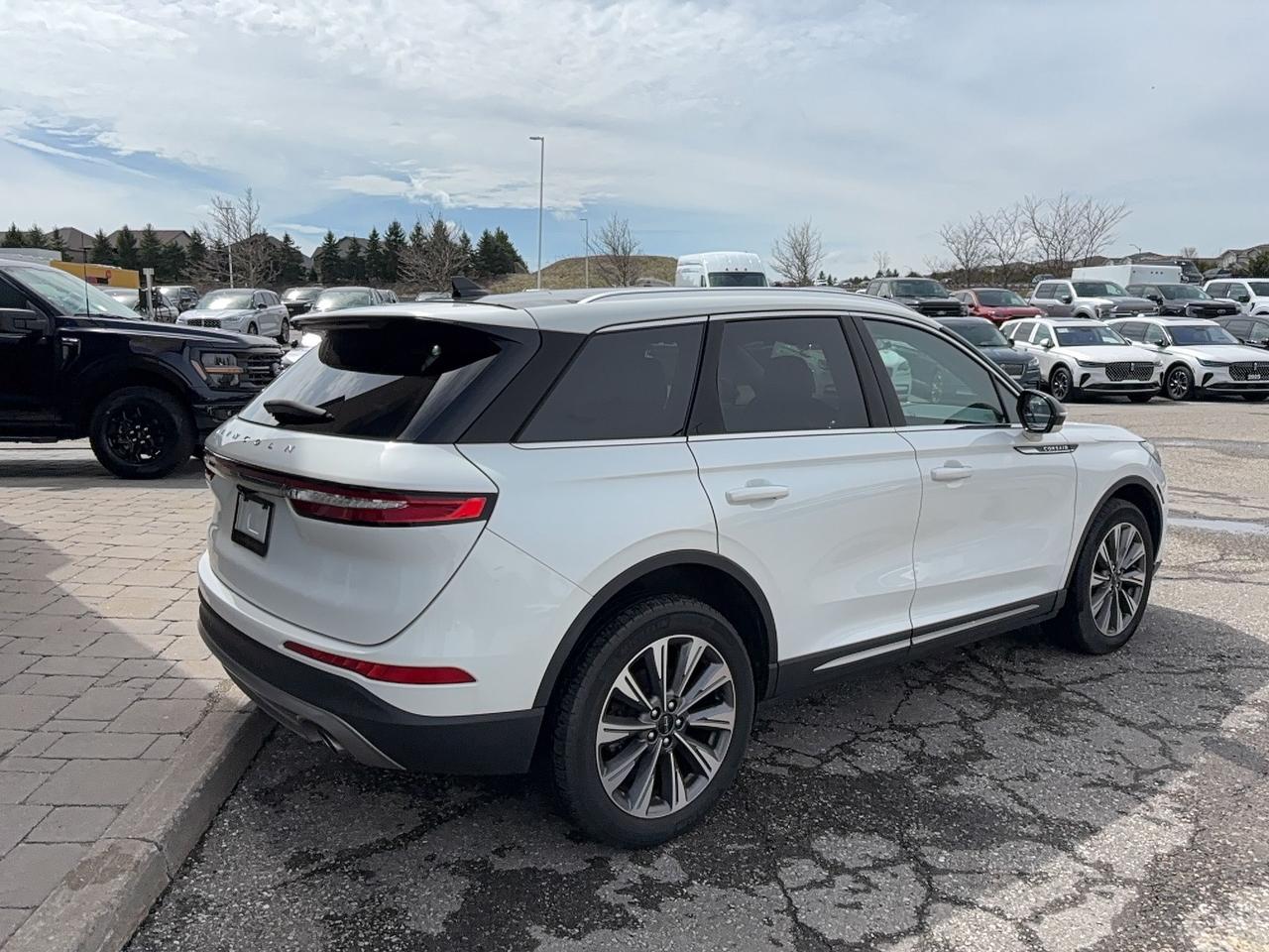 2021 Lincoln Corsair RESERVE, AWD, PREMIUM PACKAGE, 19" RIMS, 360CAMERA Photo2