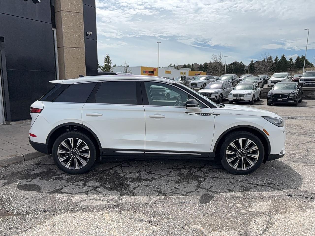 2021 Lincoln Corsair RESERVE, AWD, PREMIUM PACKAGE, 19" RIMS, 360CAMERA Photo