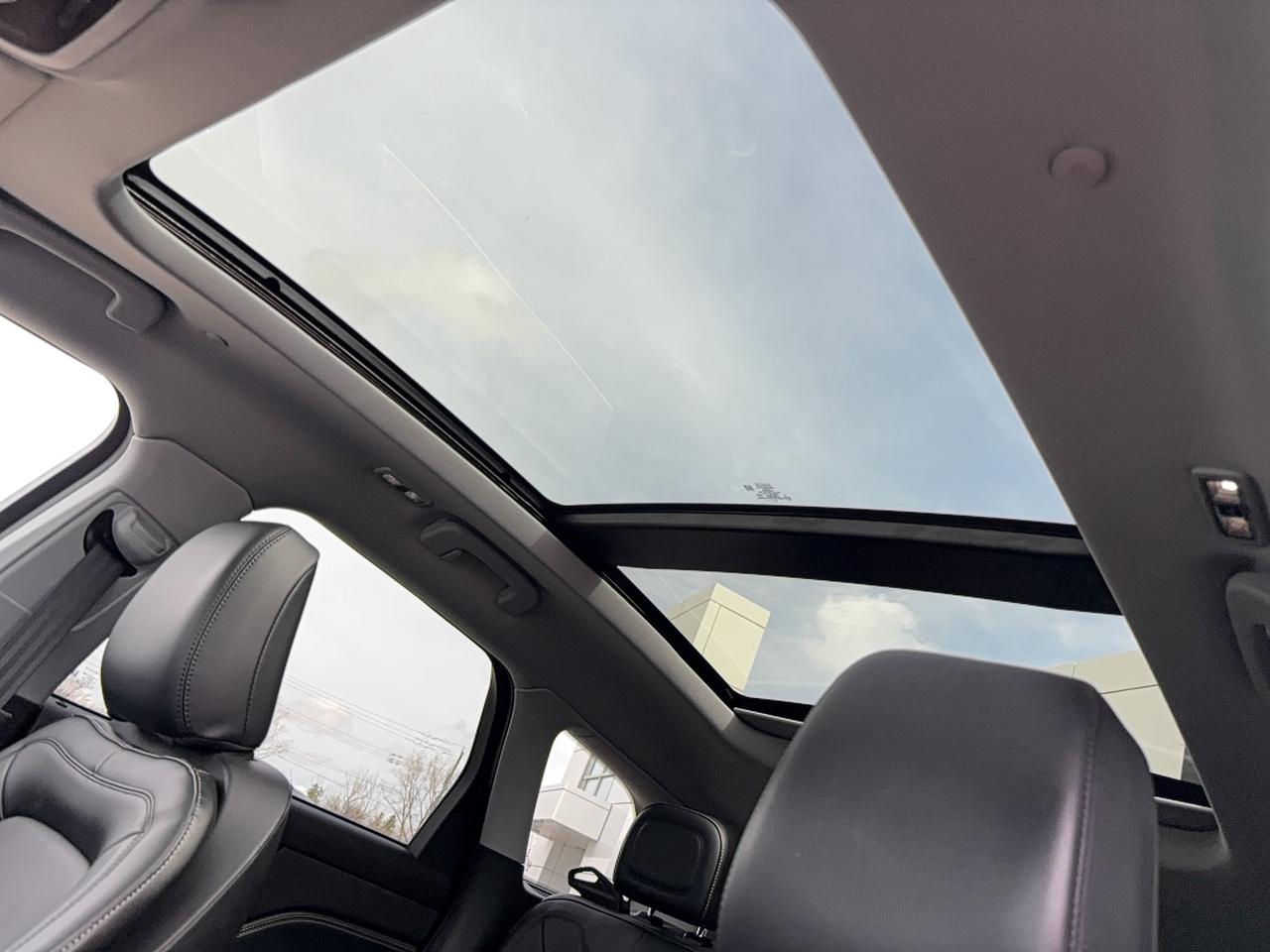 2021 Lincoln Corsair RESERVE, AWD, PREMIUM PACKAGE, 19" RIMS, 360CAMERA Photo