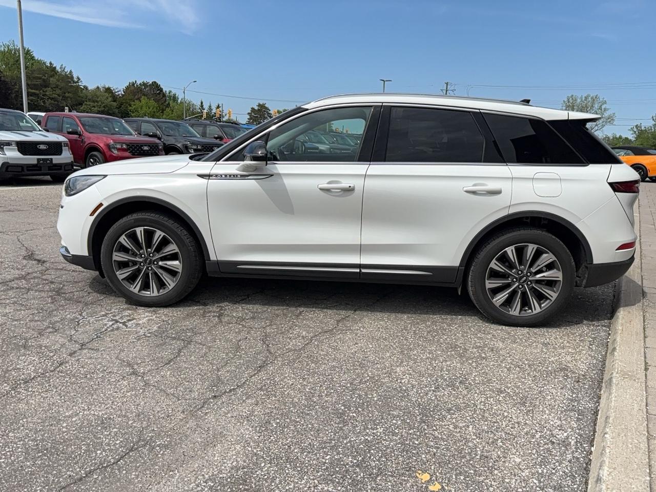 2021 Lincoln Corsair RESERVE, AWD, PREMIUM PACKAGE, 19" RIMS, 360CAMERA Photo