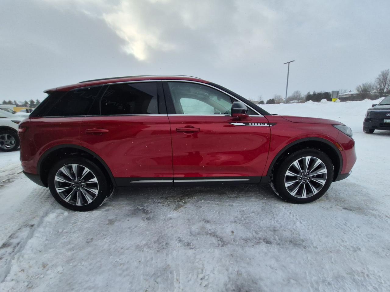 2021 Lincoln Corsair RESERVE, AWD, LEATHER, HEATED STEERING WHEEL! Photo