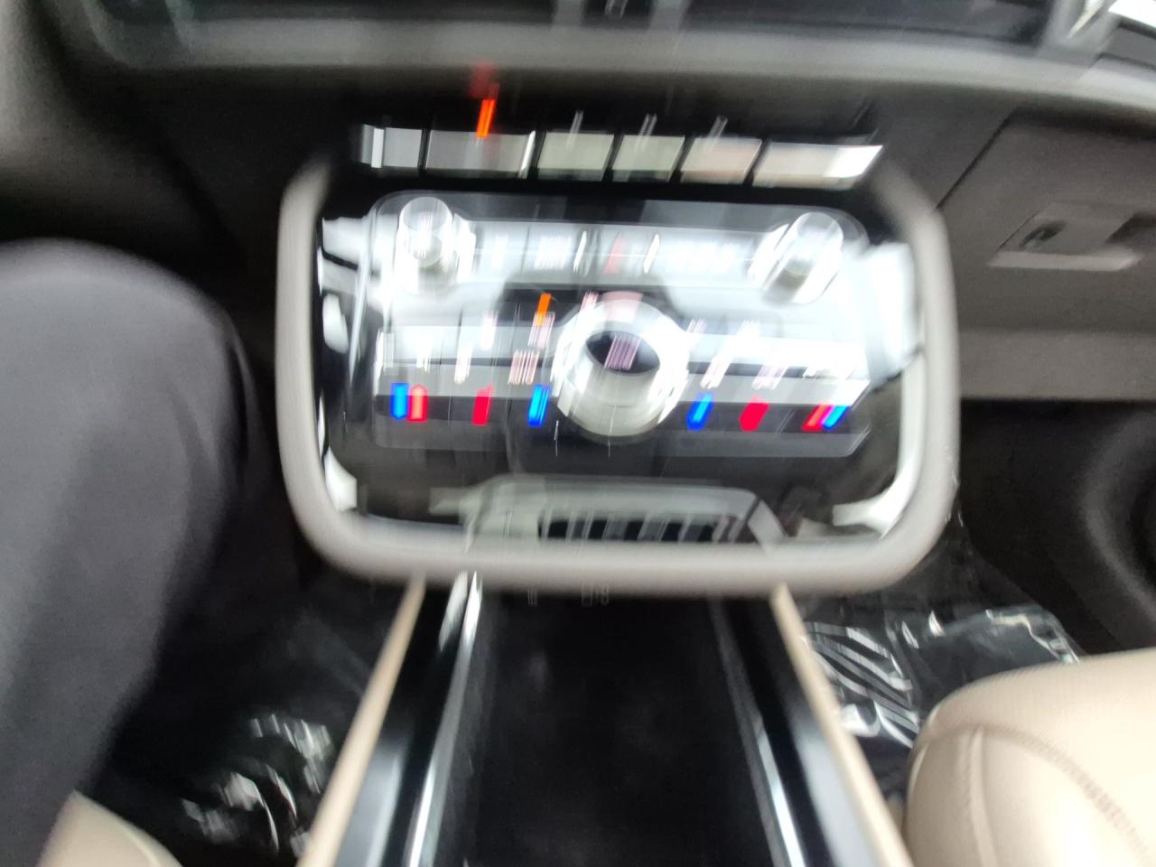 2021 Lincoln Corsair RESERVE, AWD, LEATHER, HEATED STEERING WHEEL! Photo