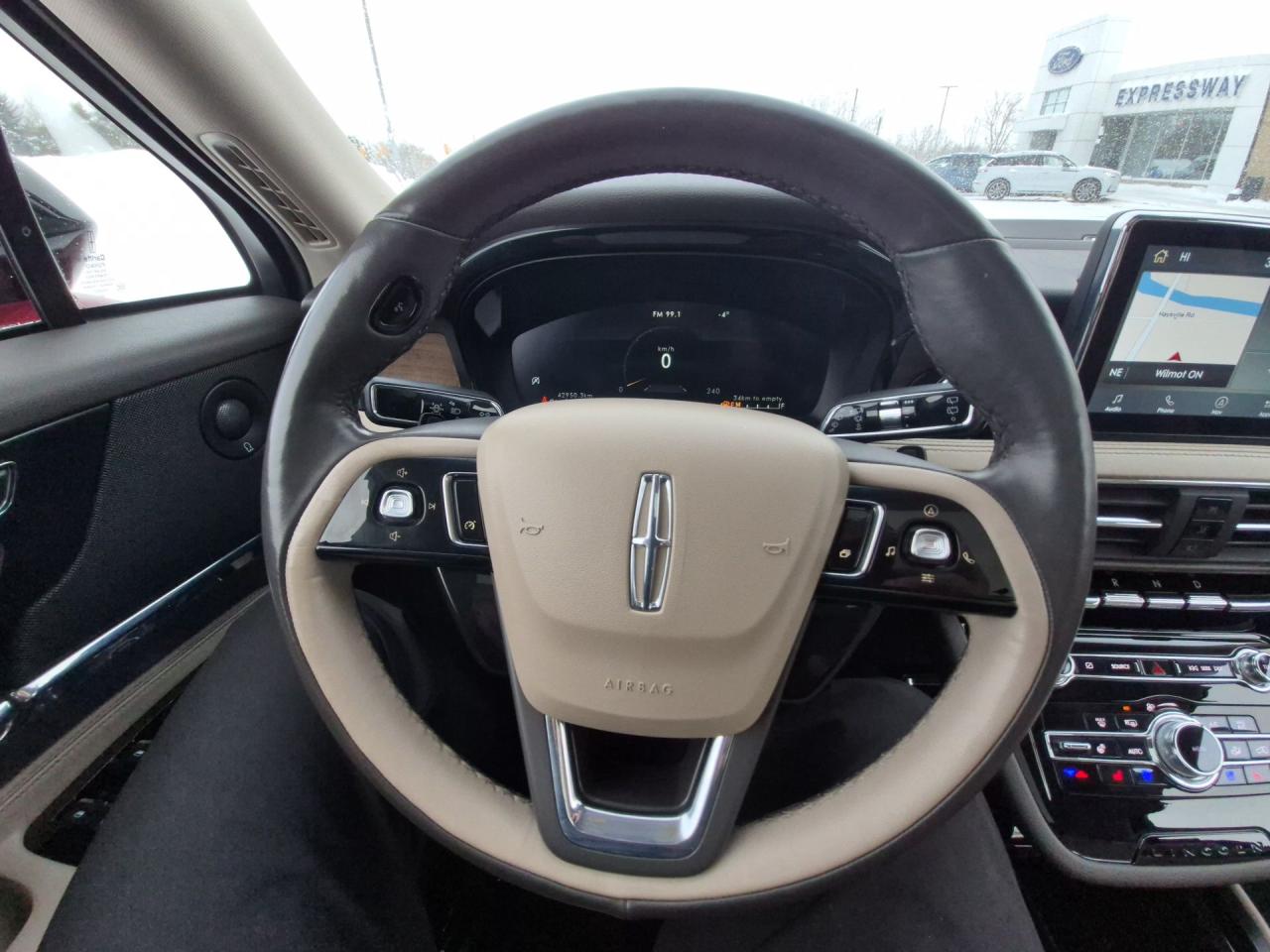2021 Lincoln Corsair RESERVE, AWD, LEATHER, HEATED STEERING WHEEL! Photo