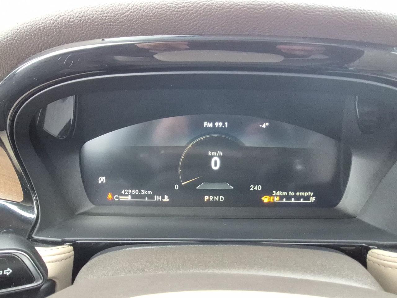 2021 Lincoln Corsair RESERVE, AWD, LEATHER, HEATED STEERING WHEEL! Photo