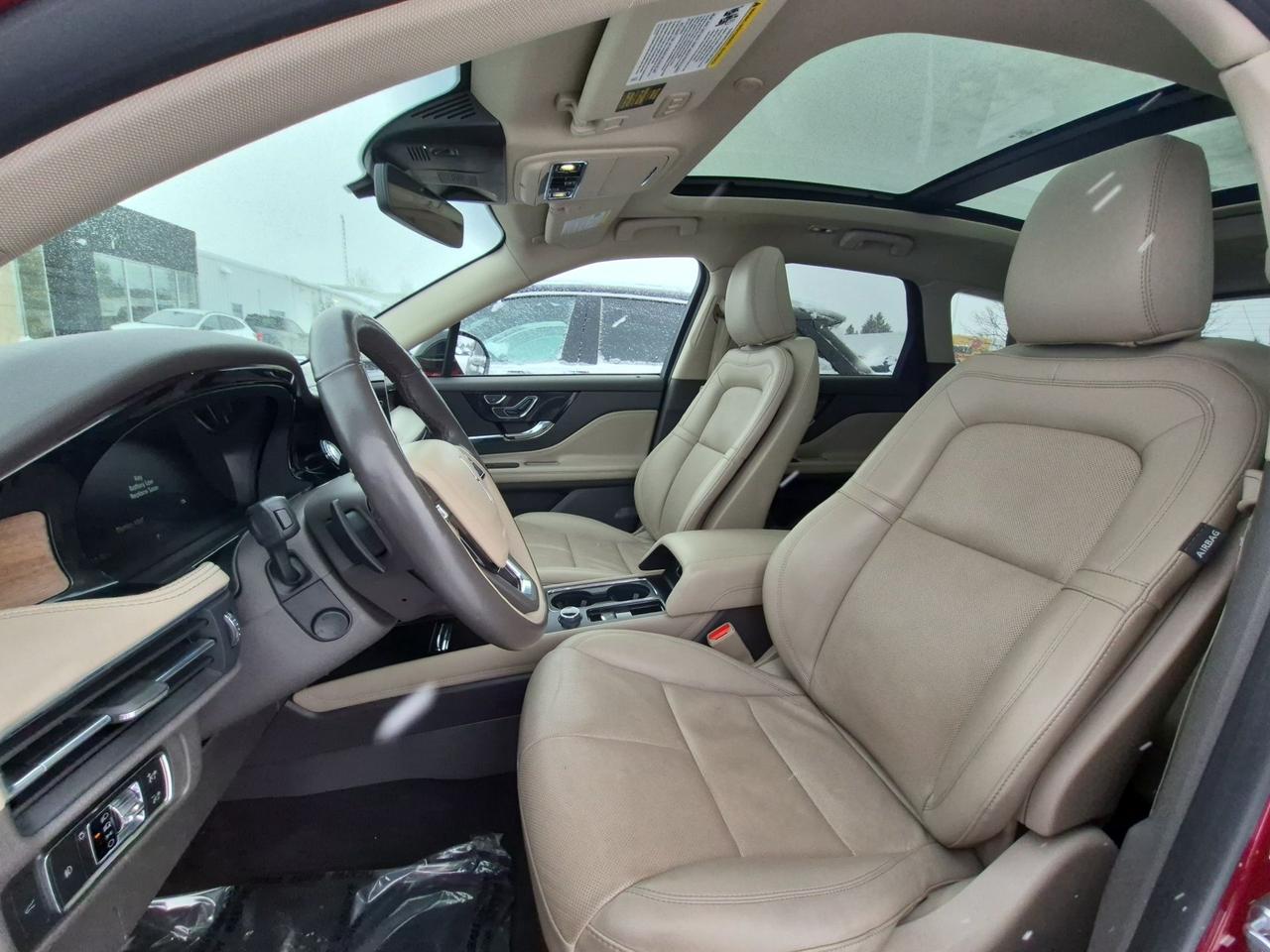 2021 Lincoln Corsair RESERVE, AWD, LEATHER, HEATED STEERING WHEEL! Photo