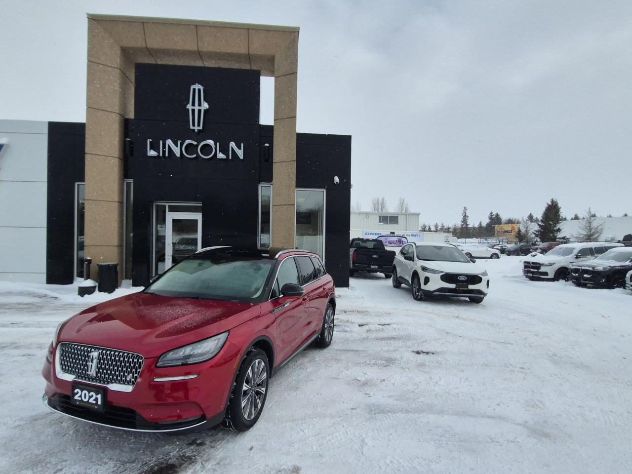 2021 Lincoln Corsair RESERVE, AWD, LEATHER, HEATED STEERING WHEEL! Photo0