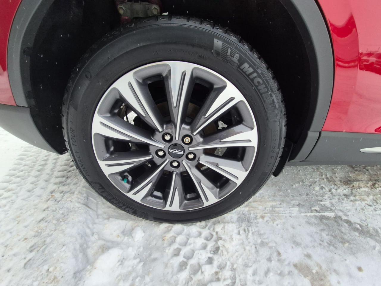 2021 Lincoln Corsair RESERVE, AWD, LEATHER, HEATED STEERING WHEEL! Photo3