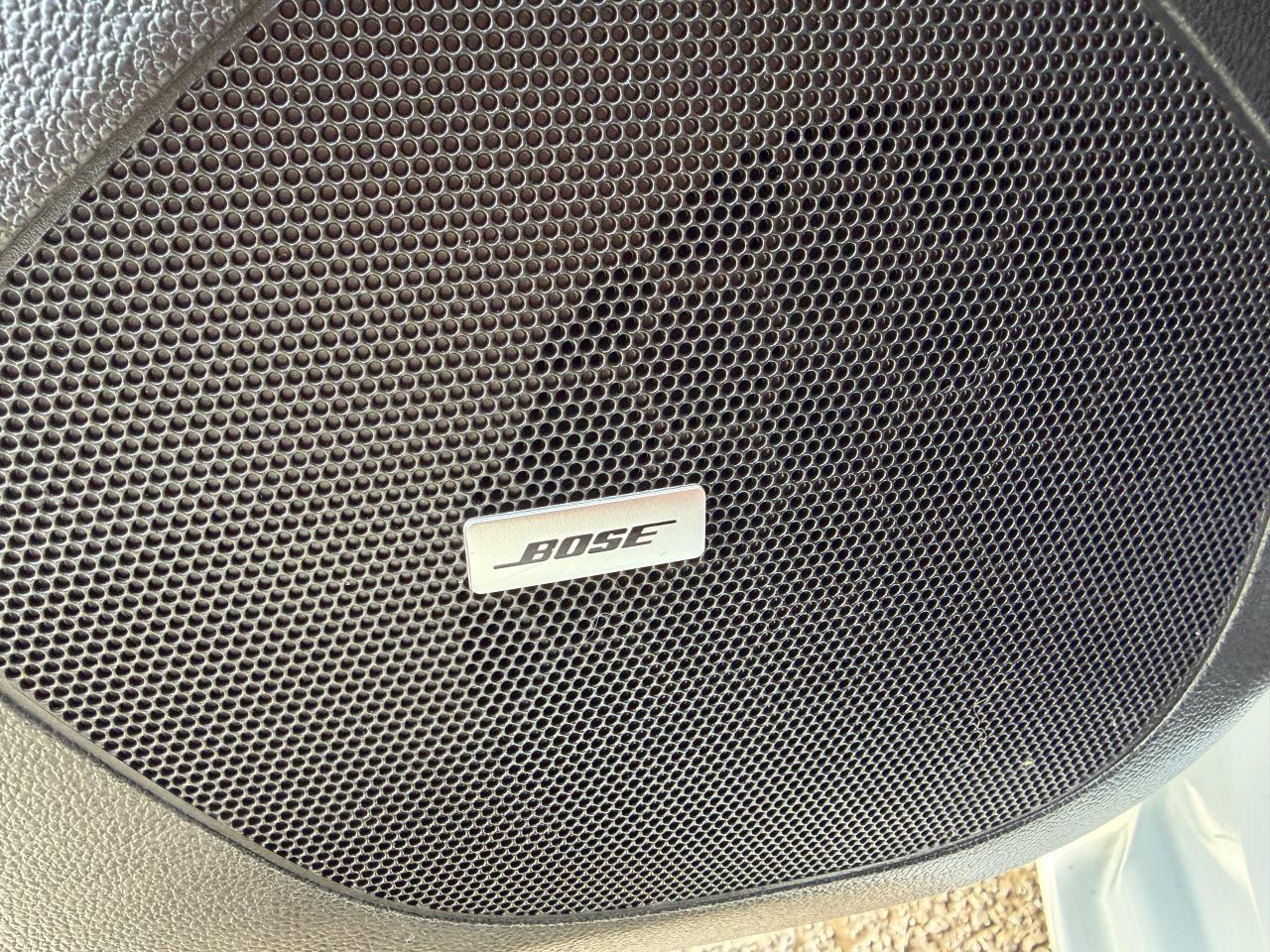 2017 Chevrolet Cruze LT HATCH, LOW KM, BOSE, AUTO, SUNROOF, HTD SEATS! Photo