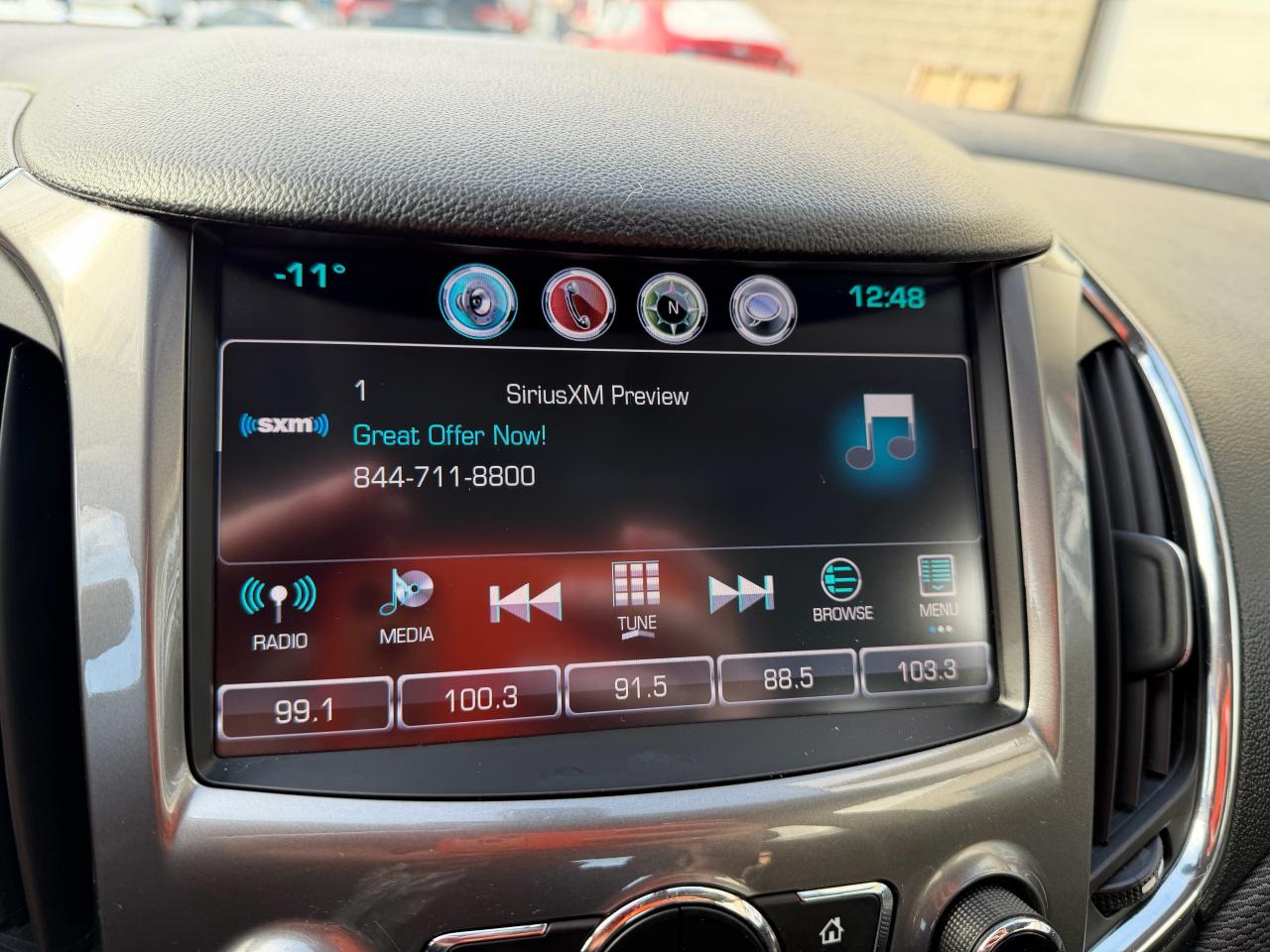 2017 Chevrolet Cruze LT HATCH, LOW KM, BOSE, AUTO, SUNROOF, HTD SEATS! Photo