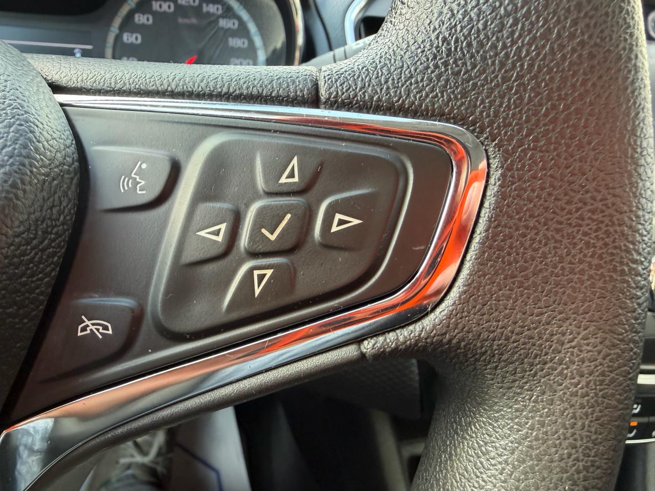 2017 Chevrolet Cruze LT HATCH, LOW KM, BOSE, AUTO, SUNROOF, HTD SEATS! Photo